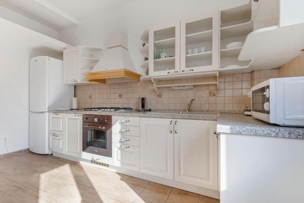 Exclusive Apartment In Centre 브라티슬라바 외부 사진