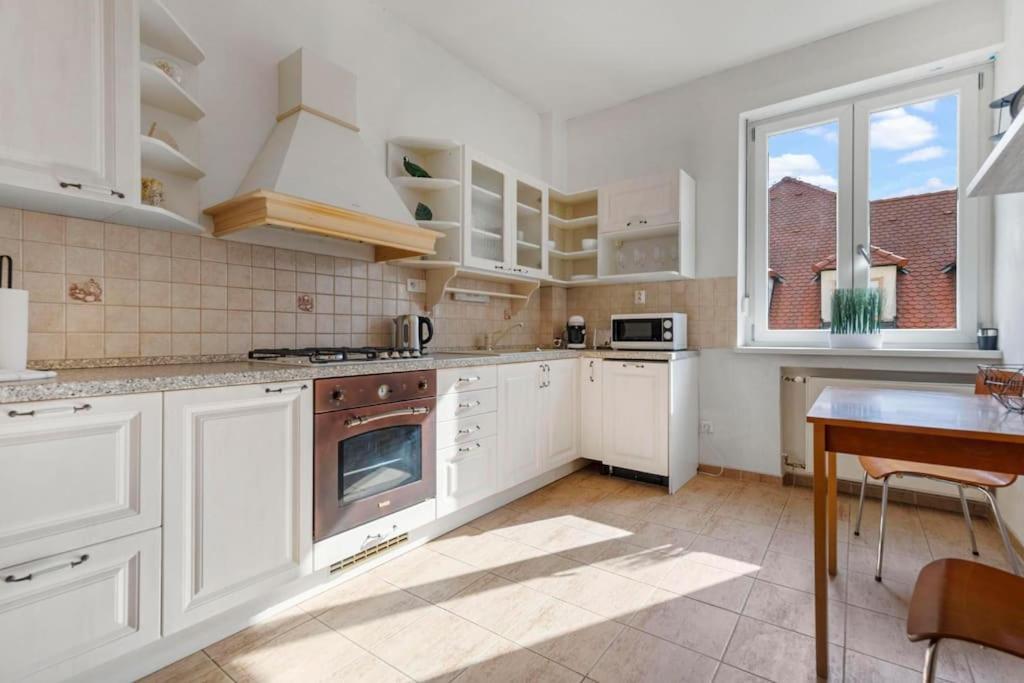 Exclusive Apartment In Centre 브라티슬라바 외부 사진